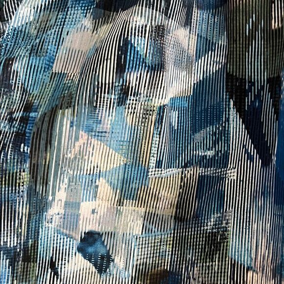 Lululemon Tracker Shorts V in Sun Dazed Multi Blue 10 - Picture 3 of 7